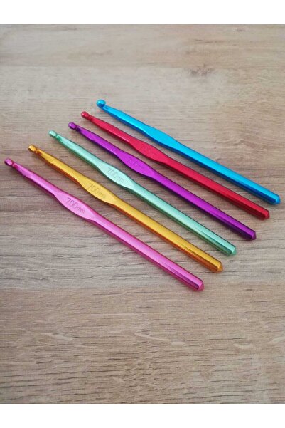 indirimcik Metal Örgü Tığ 7 Numara Renkli  15cm 7mm  1 Adet