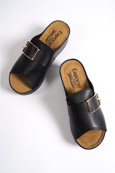 Capone Outfitters Anatomisch weiche, bequeme Mutterhausschuhe mit Keilabsatz