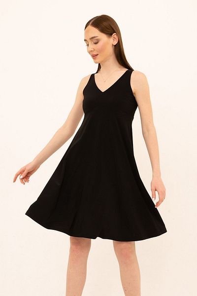 Laranor Black V-Neck Dress