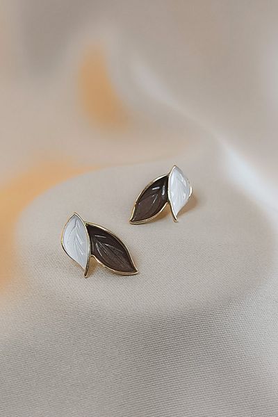 COSİTA Retro Brown White Leaf Earrings