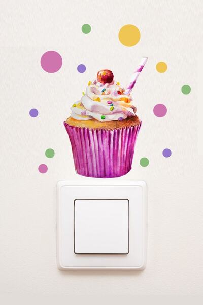 Sim Tasarım Priz - Cupcake Kapkek Pasta Ve Renkli Puantiyeler Dekoratif Priz ...