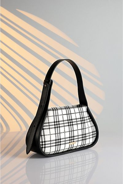 Rimense Women's Black Square Patterned Linen Adjustable Strap Hand and Shoulder Baguette Bag