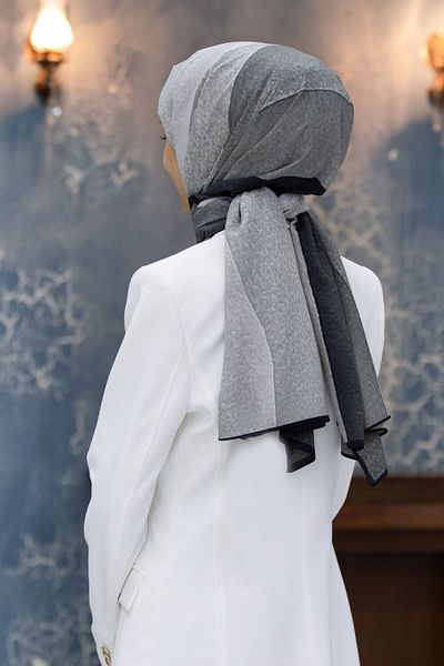 Vissona Γυναικείο σάλι πολυτελείας Medina Silk Grey-3