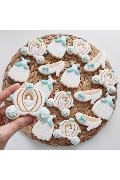 Tatlı Armağanlar Cinderella Ash Cat Boutique Cookies - 20 Pieces