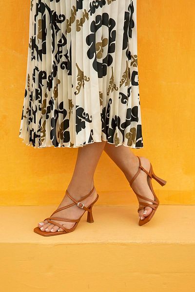 STRASWANS Fomax Women's Ankle Strap Leather Shoes Tan