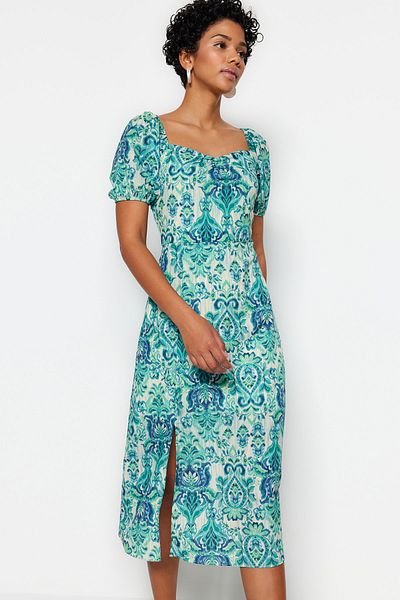 Trendyol Collection Μίντι υφασμένο φόρεμα με πράσινο έθνικ σχέδιο με τετράγωνο γιακά με κοψίδι TWOSS23EL01846