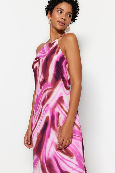 Trendyol Collection Batikrosa gemustertes, ärmelloses, gerade geschnittenes, gefüttertes Satinkleid TWOSS23EL02238