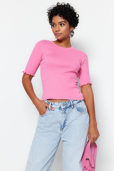 Trendyol Collection Rosafarbene, gerippte, taillierte, dehnbare Strickbluse mit Rundhalsausschnitt TWOSS23BZ00025