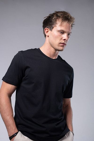 IAMNOTBASIC Men's Black Crew Neck John T-Shirt