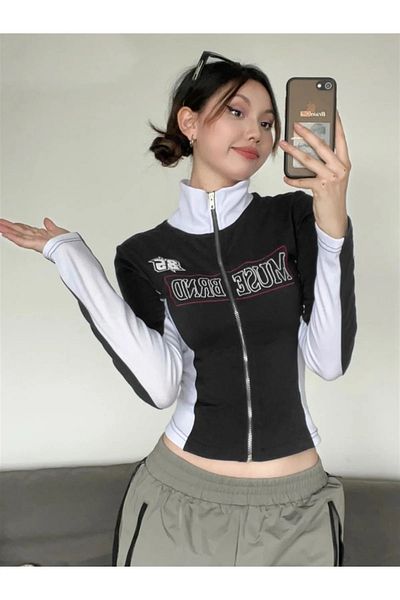 Gofeel Muse Brnd Patterned Zippered Black and White Colored Long Sleeve Crop