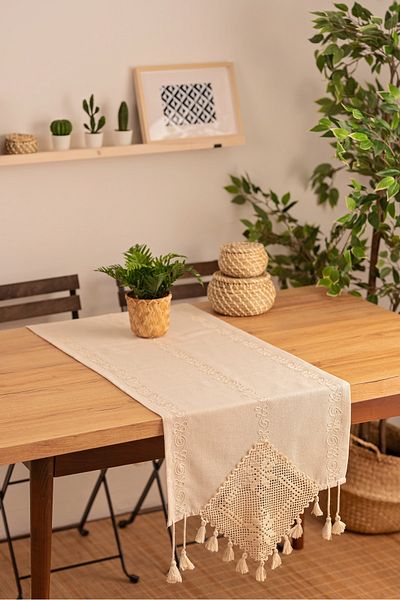 Buldan CSN Tekstil Hand Laced And Thread Embroidered Linen Runnner