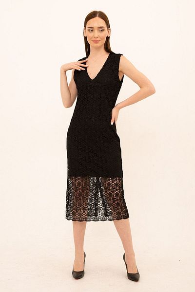 Laranor Black V-Neck Slit Detail Guipure Dress