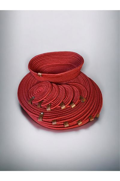 MaVaux Red Straw Look Jute 13 Piece Plate / Placemat and Bread Dish / Set.