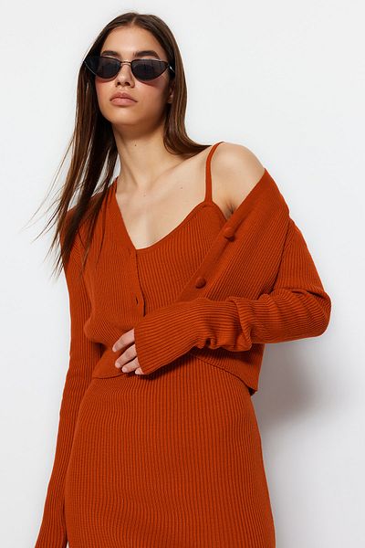 Trendyol Collection Σετ ζακέτα και φόρεμα με μίντι μήκους τούβλο σε χρώμα - TWOSS21EL0208