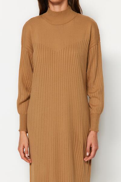 Trendyol Modest Φόρεμα πλεκτό με γιακά καμήλα TCTAW24EB00015