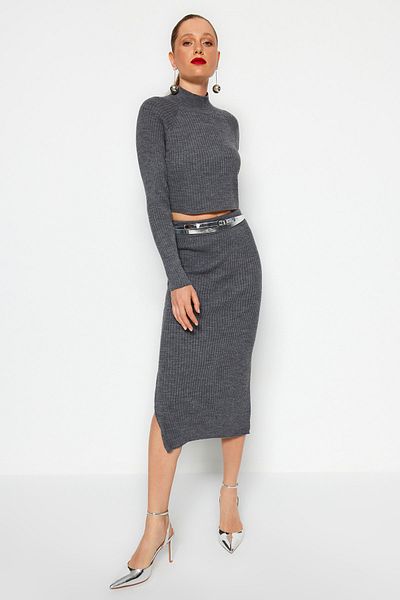 Trendyol Collection Antracit kötöttáru Crop felső és szoknya szett - TWOAW23AU00170