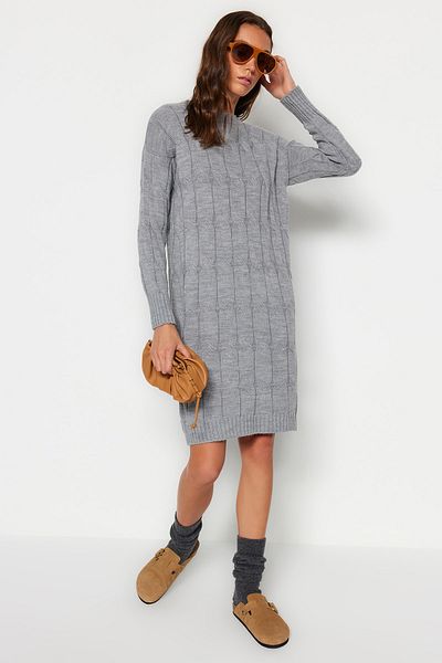 Trendyol Collection Graues Mini-Strickkleid mit Rundhalsausschnitt TWOAW22EL0027