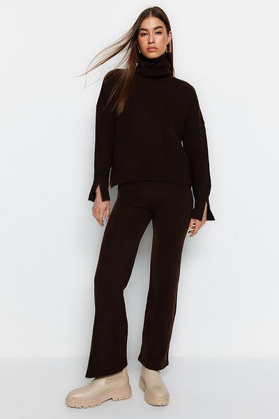 Trendyol Collection Puha textúrájú barna kötöttáru öltöny - TWOAW22AU0312