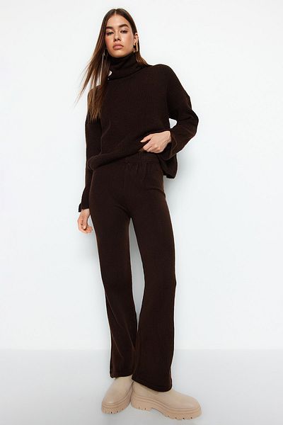 Trendyol Collection Puha textúrájú barna kötöttáru öltöny - TWOAW22AU0312