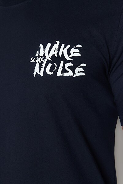 Trendyol Collection Sötétkék, vékony szabású nyomott póló - szűk nyakú, rövid ujjú TMNSS20TS0080