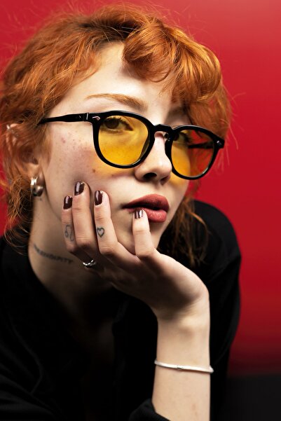 Focus On نظارة شمسية أبيكس باللون الأسود والأصفر