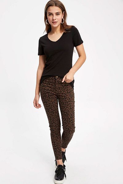 DeFacto Γυναικείο T-shirt V-Neck Basic I1073AZ.19SP.BK27