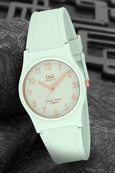 Q&Q Women's Wristwatch 3P628