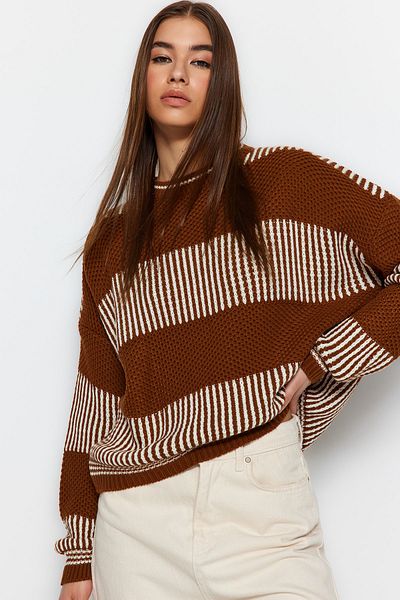 Trendyol Collection Hnědý proužkovaný pletený svetr Wide Fit - Twoaw23Kz00012