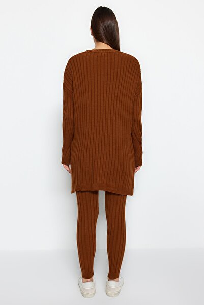 Trendyol Collection Sötétbarna széles szabású kötöttáru alsó-felső szett TWOAW22AU0039