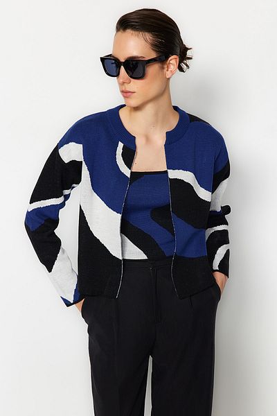 Trendyol Collection Sada blůzy a kardiganu se vzorem Saks - TWOAW23HI00223