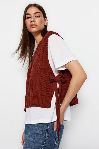 Trendyol Collection Strick-Crop-Pullover – Ziegelfarbe, mit Seitenband und Bindedetail TWOAW22SV0058