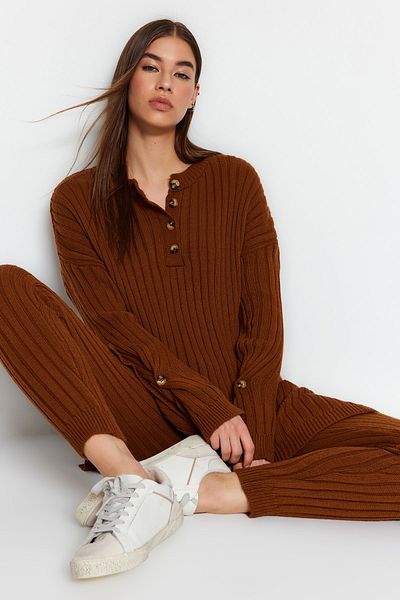 Trendyol Collection Sötétbarna széles szabású kötöttáru alsó-felső szett TWOAW22AU0039