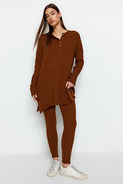 Trendyol Collection Sötétbarna széles szabású kötöttáru alsó-felső szett TWOAW22AU0039