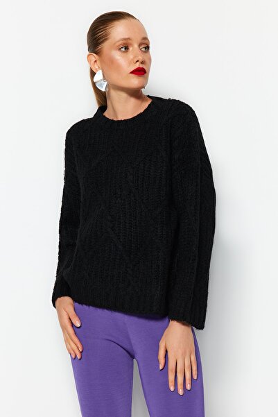 Trendyol Collection Černý Wide Fit svetr s měkkým texturovaným úpletem TWOAW23KZ01373
