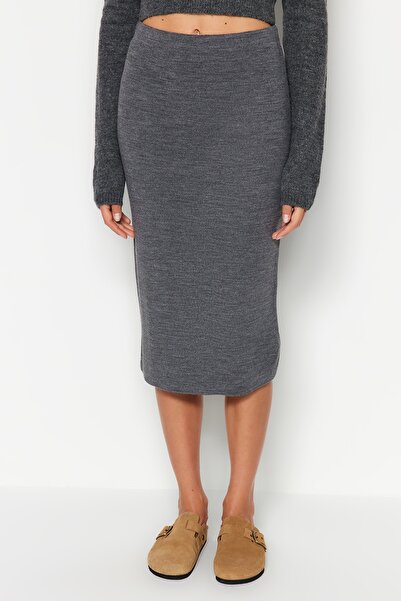 Trendyol Collection Antracytowa, ołówkowa spódnica midi z dzianiny TWOAW20DU0006