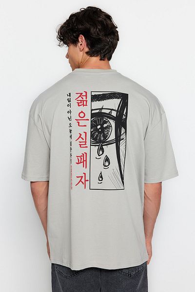 Trendyol Collection Oversize šedé anime tričko s potiskem – 100% textilie TMNSS23TS00156