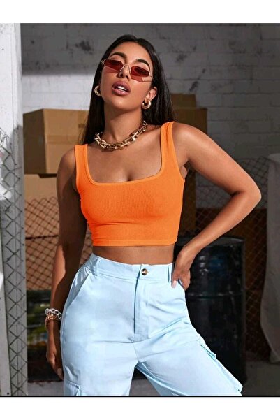 charango رياضي قصير برقبة مربعة للسيدات