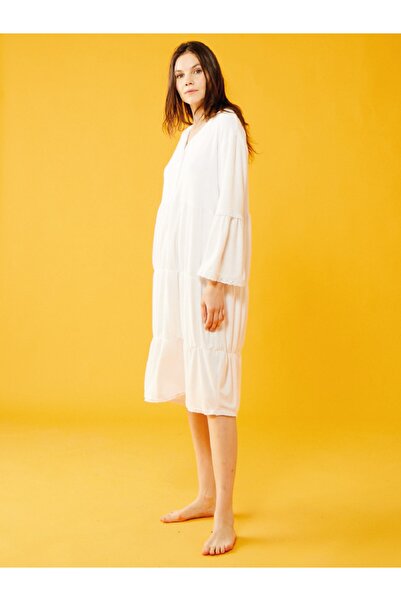 Pioette El Ve Etek Ucu Dantelli Düğmeli Uzun Kollu Elbise