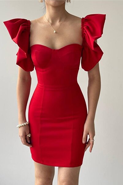 bayansepeti Atlas Fabric rövid piros ruha mélyen dekoltált háttal, ujjakkal és mellkitöltéssel, kétféleképpen használható 163