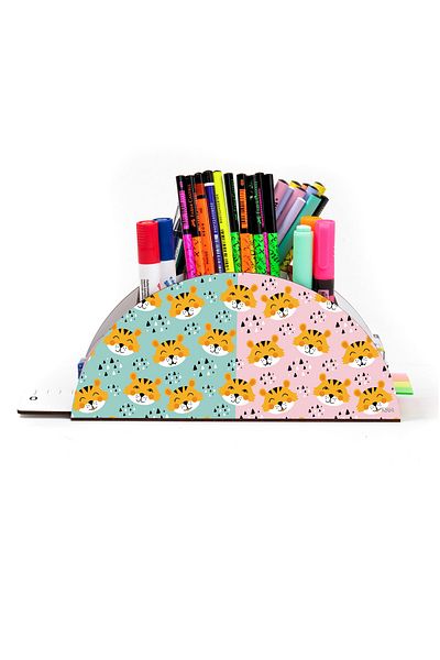 kutuTR Wooden Vip Predator Animals Desktop Pen Holder Organizer with Rainbow Ruler Assembled Box
