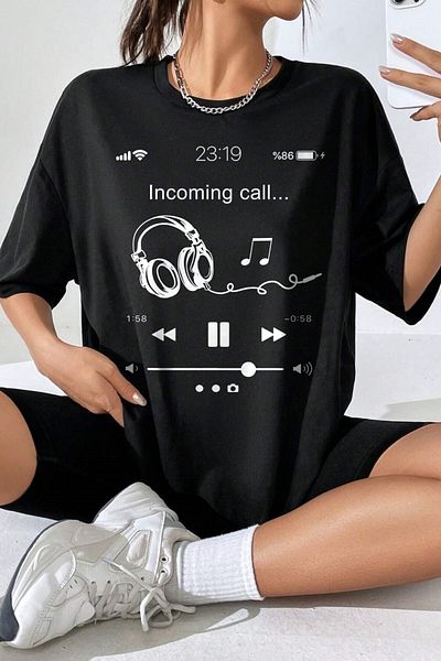 AMMA Γυναικείο μαύρο μπλουζάκι Incoming Call Printed Oversize κοντομάνικο μπλουζάκι