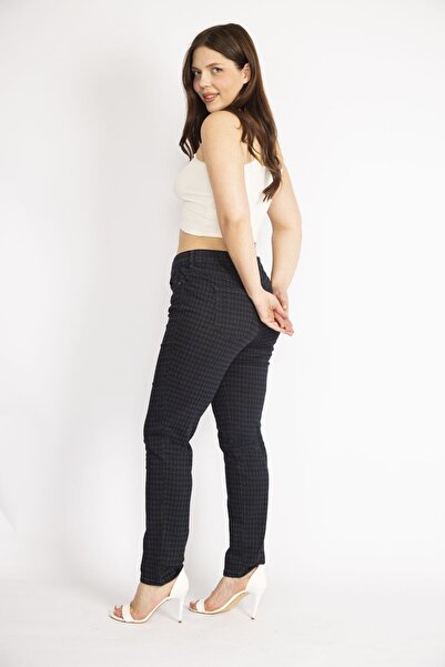 Şans Dámské černé kalhoty plus velikosti Houndstooth se vzorem Lycra Gabardine 5 Pocket 65n36302