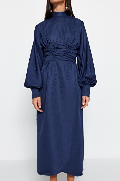 Trendyol Modest Námořnická modř s balonovými rukávy v pase s vlastním vzorem večerní šaty TCTSS23DB00017