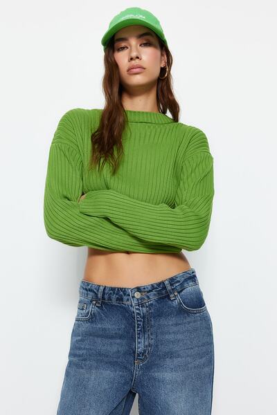Trendyol Collection Pistacjowy zielony sweterek Super Crop Basic Knit TWOAW23KZ01068
