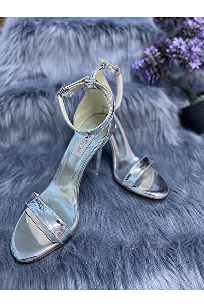 İLADİESHOES صنادل نسائية بكعب عاكس