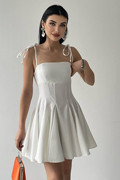 bayansepeti Kadın Atlas Kumaş Ince Askılı Önü Pens Detaylı Prenses Kesim Beyaz Elbise 164