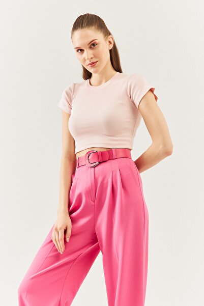 Butikgiz Bluză crop flexibilă, cu mânecă scurtă, cu decolteu, 100% bumbac.