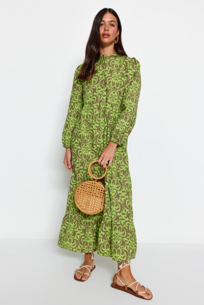 Trendyol Modest Φόρεμα από βαμβακερό ύφασμα με πράσινη στάμπα με μισή πατιλέτα TCTSS23EB00222