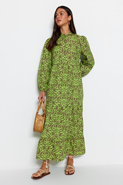 Trendyol Modest Φόρεμα από βαμβακερό ύφασμα με πράσινη στάμπα με μισή πατιλέτα TCTSS23EB00222