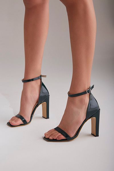 AYAKKABI PRENSİ Intense Single Strap Black Patent Leather 11 cm Women's Classic Heeled Shoes